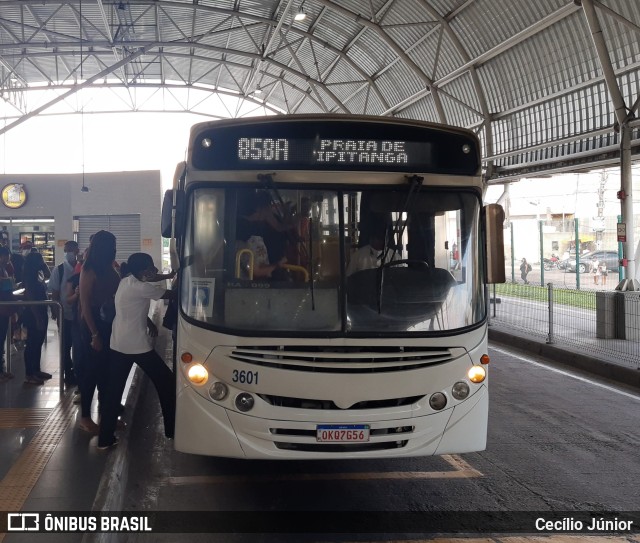 Expresso Vitória Bahia 3601 na cidade de Lauro de Freitas, Bahia, Brasil, por Cecílio Júnior. Número da foto: #9869829.