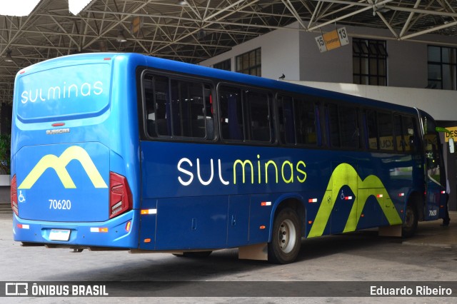 Viação Sul Minas 70620 na cidade de Varginha, Minas Gerais, Brasil, por Eduardo Ribeiro. Número da foto: #9876131.