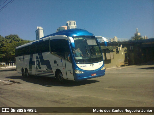 Falcão Real 4310 na cidade de Salvador, Bahia, Brasil, por Mario dos Santos Nogueira Junior. Número da foto: #9800957.