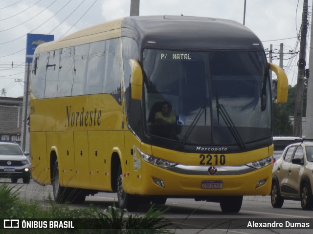 Viação Nordeste 2210 na cidade de Bayeux, Paraíba, Brasil, por Alexandre Dumas. Número da foto: #9802486.