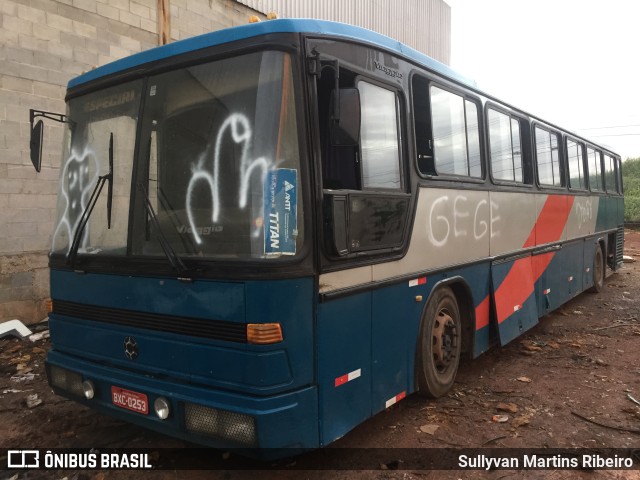 Ônibus Particulares 0253 na cidade de Anápolis, Goiás, Brasil, por Sullyvan Martins Ribeiro. Número da foto: #9804618.