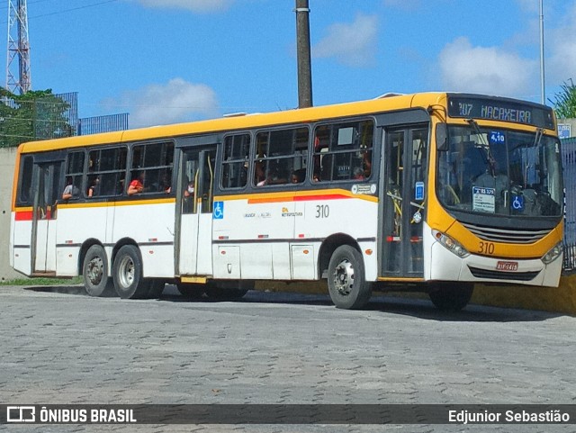 Empresa Metropolitana 310 na cidade de Recife, Pernambuco, Brasil, por Edjunior Sebastião. ID da foto: 9808904.