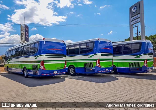 Transportes Skyline 00 na cidade de La Uruca, San José, San José, Costa Rica, por Andrés Martínez Rodríguez. Número da foto: #9810014.