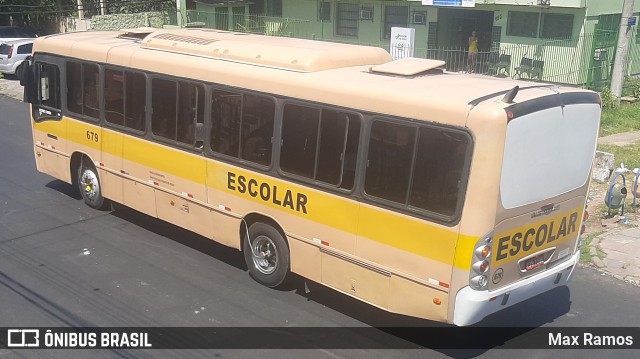 Escolares 679 na cidade de Porto Alegre, Rio Grande do Sul, Brasil, por Max Ramos. ID da foto: 9811004.