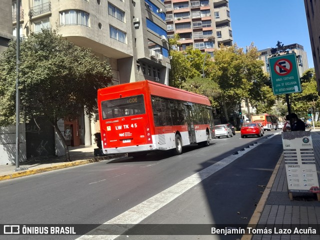 Redbus Urbano 771 na cidade de Providencia, Santiago, Metropolitana de Santiago, Chile, por Benjamín Tomás Lazo Acuña. ID da foto: 9811379.