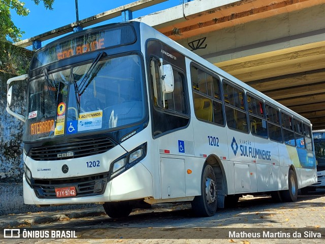 Viação Sul Fluminense 1202 na cidade de Volta Redonda, Rio de Janeiro, Brasil, por Matheus Martins da Silva. ID da foto: 9812304.