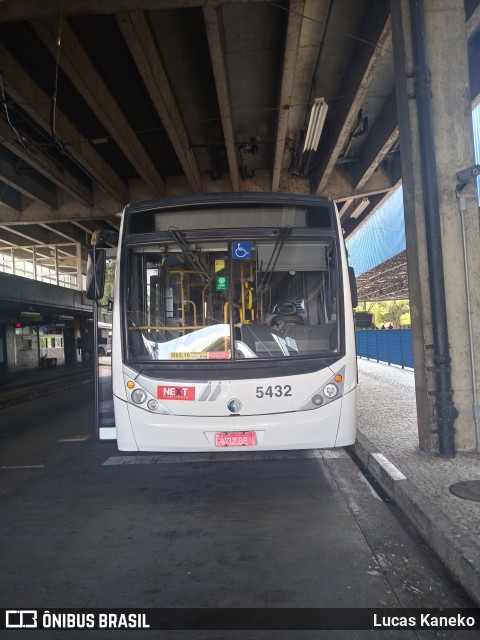 Next Mobilidade - ABC Sistema de Transporte 5432 na cidade de São Bernardo do Campo, São Paulo, Brasil, por Lucas Kaneko. ID da foto: 9812086.