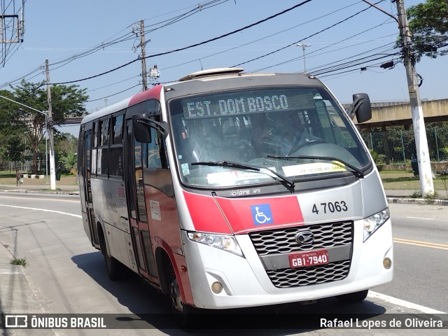 Pêssego Transportes 4 7063 na cidade de São Paulo, São Paulo, Brasil, por Rafael Lopes de Oliveira. Número da foto: #9812119.