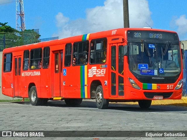Empresa Metropolitana 517 na cidade de Recife, Pernambuco, Brasil, por Edjunior Sebastião. Número da foto: #9812912.