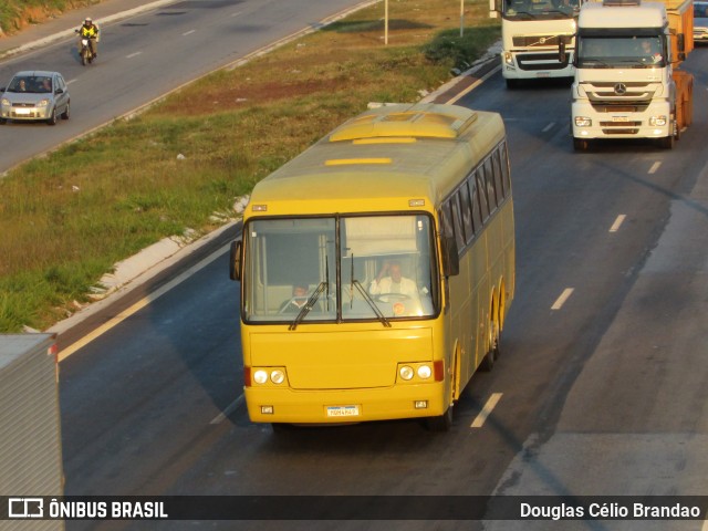 Ônibus Particulares 4H49 na cidade de Belo Horizonte, Minas Gerais, Brasil, por Douglas Célio Brandao. Número da foto: #9814208.