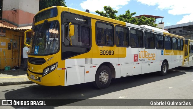 Plataforma Transportes 30989 na cidade de Salvador, Bahia, Brasil, por Gabriel Guimarães. Número da foto: #9877617.
