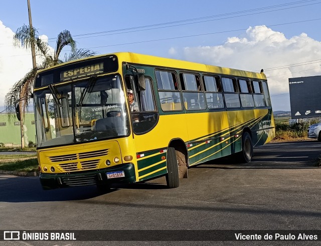 Ônibus Particulares 1339 na cidade de Santo Antônio do Monte, Minas Gerais, Brasil, por Vicente de Paulo Alves. ID da foto: 9901207.