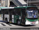 Via Sudeste Transportes S.A. 5 3705 na cidade de São Paulo, São Paulo, Brasil, por Rafael Santos Silva. Número da foto: #:id.