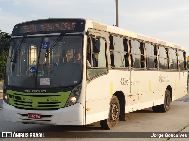 Viação Pavunense B32642 na cidade de Rio de Janeiro, Rio de Janeiro, Brasil, por Jorge Gonçalves. ID da foto: 9917554.