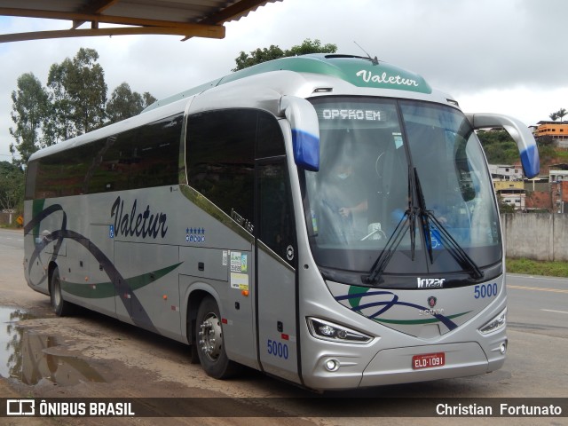 Valetur Transportes Locação e Turismo 5000 na cidade de Coimbra, Minas Gerais, Brasil, por Christian  Fortunato. Número da foto: #9916157.