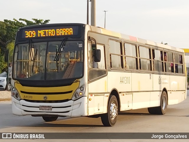 Real Auto Ônibus A41310 na cidade de Rio de Janeiro, Rio de Janeiro, Brasil, por Jorge Gonçalves. Número da foto: #9917621.
