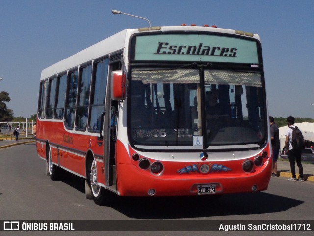 Escolares 08 na cidade de La Tablada, La Matanza, Buenos Aires, Argentina, por Agustin SanCristobal1712. Número da foto: #9921196.