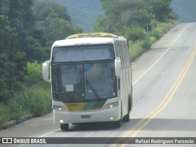 Empresa Gontijo de Transportes 12180 na cidade de Itaobim, Minas Gerais, Brasil, por Rafael Rodrigues Forencio. ID da foto: 9926087.