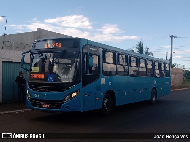 Taguatur - Taguatinga Transporte e Turismo 04303 na cidade de Novo Gama, Goiás, Brasil, por João Gonçalves. Número da foto: #9879872.