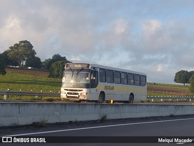 Escolares 1810 na cidade de Limoeiro de Anadia, Alagoas, Brasil, por Melqui Macedo. Número da foto: #9879494.