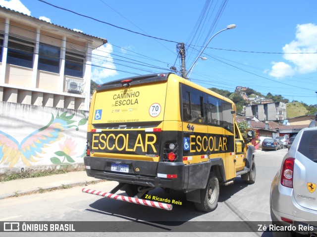 Prefeitura Municipal de Petrópolis ESCOLAR RIS-5C94 na cidade de Petrópolis, Rio de Janeiro, Brasil, por Zé Ricardo Reis. Número da foto: #9928491.