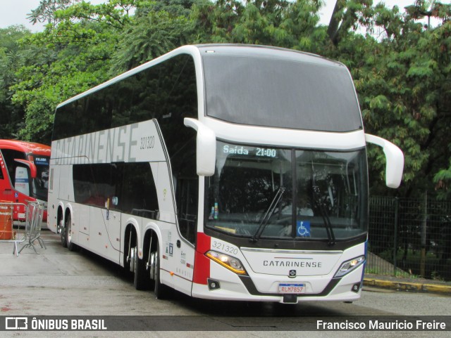 Auto Viação Catarinense 321320 na cidade de São Paulo, São Paulo, Brasil, por Francisco Mauricio Freire. Número da foto: #9930720.