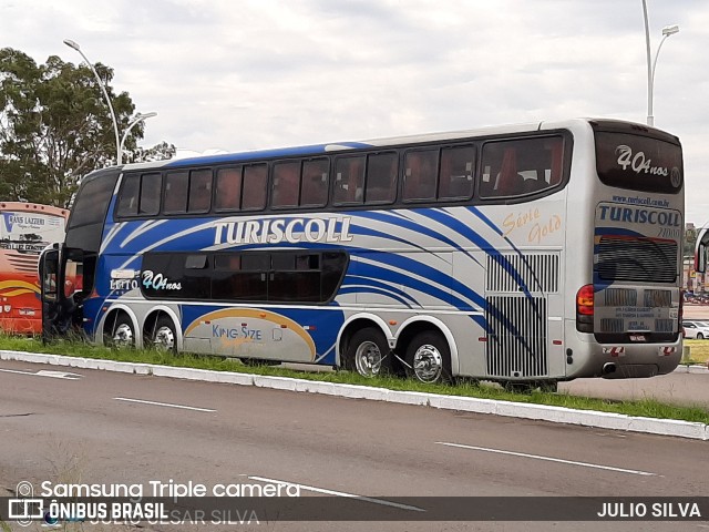 Turiscoll - Turismo Collet Ltda. 27000 na cidade de Porto Alegre, Rio Grande do Sul, Brasil, por JULIO SILVA. ID da foto: 9935139.