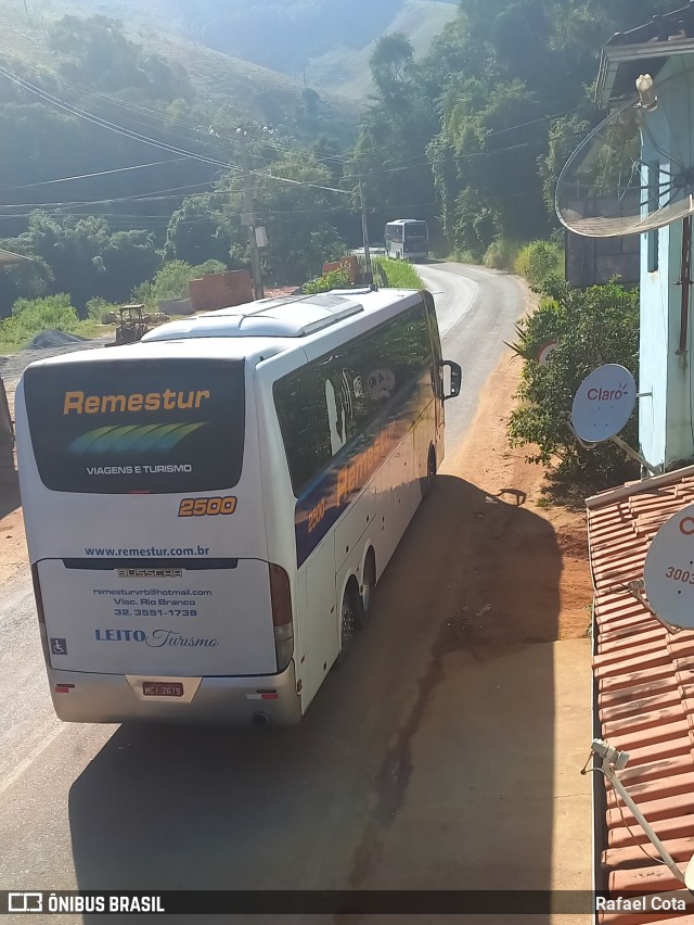 Remestur 2500 na cidade de Dom Silvério, Minas Gerais, Brasil, por Rafael Cota. Número da foto: #9936592.