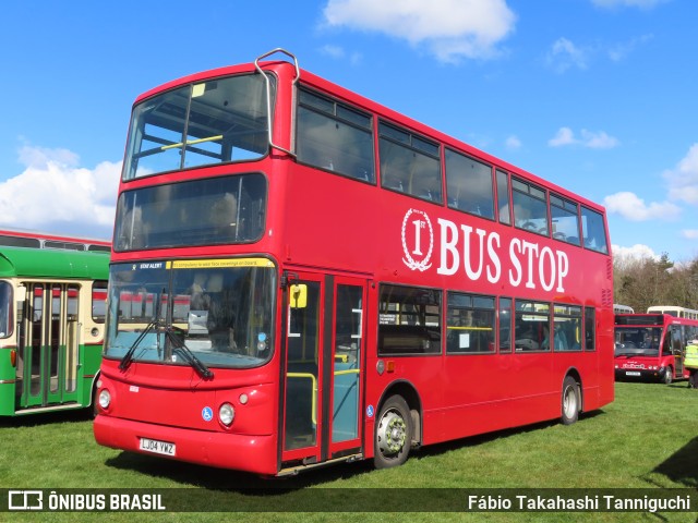 1st Bus Stop LJ04YWZ na cidade de Maidstone, Kent, Inglaterra, por Fábio Takahashi Tanniguchi. ID da foto: 9936780.