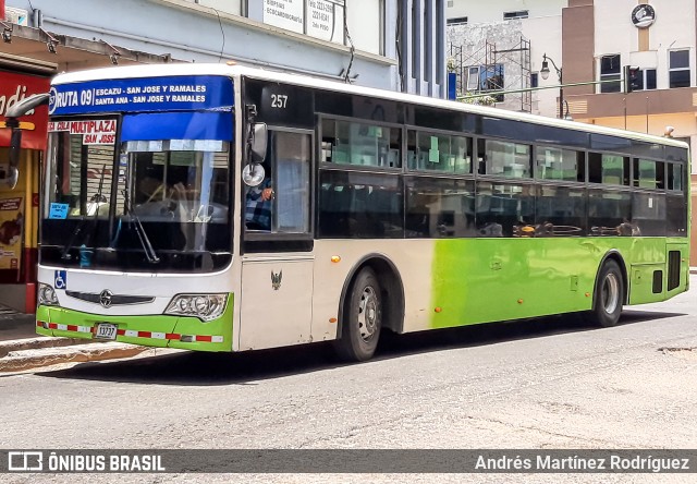 Inversiones La Tapachula 257 na cidade de Merced, San José, San José, Costa Rica, por Andrés Martínez Rodríguez. Número da foto: #9935997.