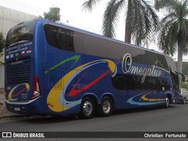 Omegatur 4042 na cidade de Muriaé, Minas Gerais, Brasil, por Christian  Fortunato. Número da foto: #9936500.