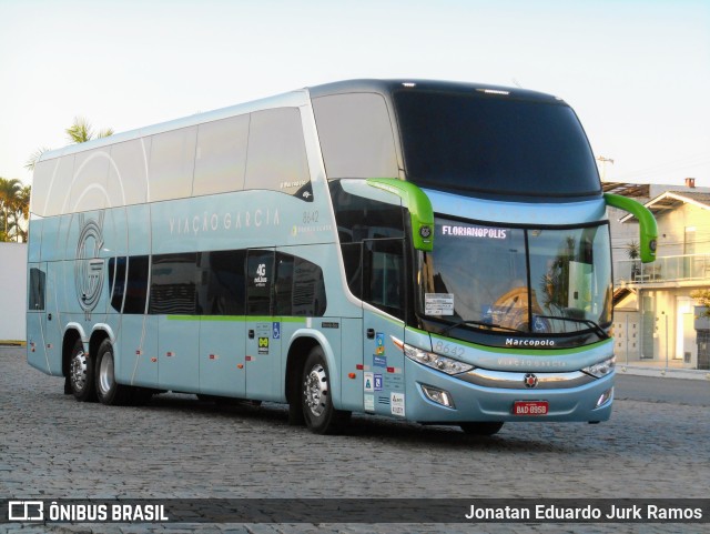 Viação Garcia 8642 na cidade de Balneário Camboriú, Santa Catarina, Brasil, por Jonatan Eduardo Jurk Ramos. Número da foto: #9942710.