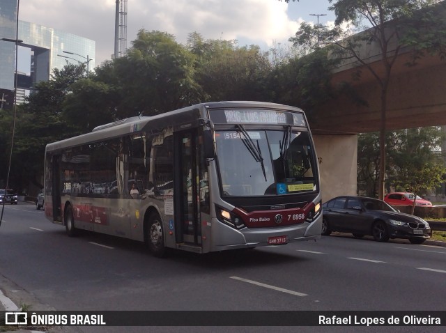 Viação Gatusa Transportes Urbanos 7 6956 na cidade de São Paulo, São Paulo, Brasil, por Rafael Lopes de Oliveira. Número da foto: #9949018.