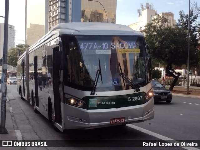 Via Sudeste Transportes S.A. 5 2807 na cidade de São Paulo, São Paulo, Brasil, por Rafael Lopes de Oliveira. Número da foto: #9953400.