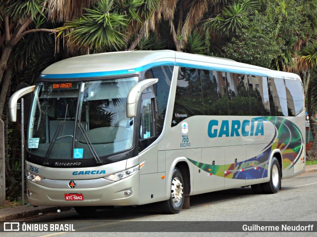 Viação Garcia 7616 na cidade de Curitiba, Paraná, Brasil, por Guilherme Neudorff. Número da foto: #9955974.