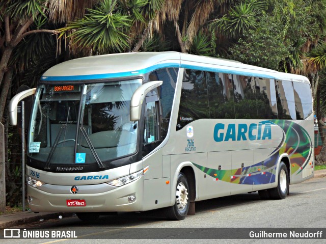 Viação Garcia 7616 na cidade de Curitiba, Paraná, Brasil, por Guilherme Neudorff. ID da foto: 9955974.