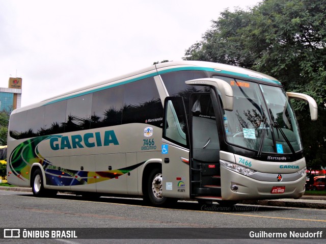 Viação Garcia 7466 na cidade de Curitiba, Paraná, Brasil, por Guilherme Neudorff. Número da foto: #9955883.