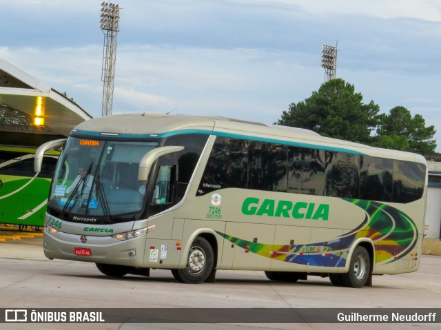 Viação Garcia 7246 na cidade de Curitiba, Paraná, Brasil, por Guilherme Neudorff. Número da foto: #9955503.