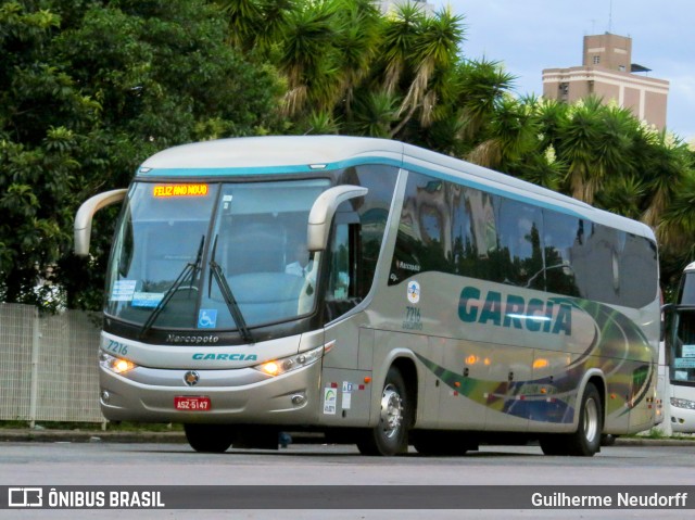 Viação Garcia 7216 na cidade de Curitiba, Paraná, Brasil, por Guilherme Neudorff. ID da foto: 9955392.