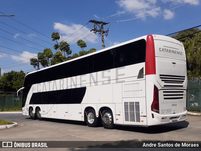 Auto Viação Catarinense 321300 na cidade de São Paulo, São Paulo, Brasil, por Andre Santos de Moraes. Número da foto: #9958529.