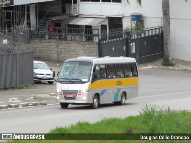Escolares 7272 na cidade de Belo Horizonte, Minas Gerais, Brasil, por Douglas Célio Brandao. Número da foto: #9957481.