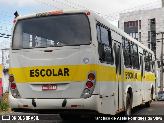 Escolares 58 na cidade de Teresina, Piauí, Brasil, por Francisco de Assis Rodrigues da Silva. Número da foto: #9890240.