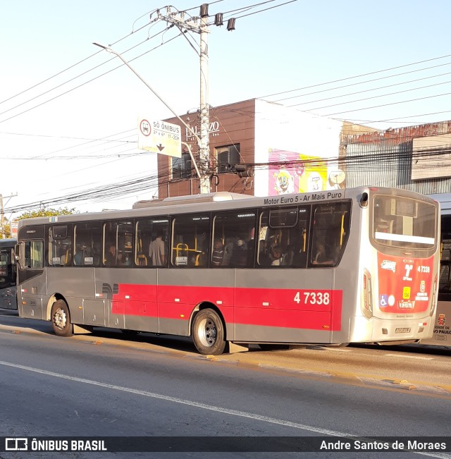 Pêssego Transportes 4 7338 na cidade de São Paulo, São Paulo, Brasil, por Andre Santos de Moraes. ID da foto: 9897937.