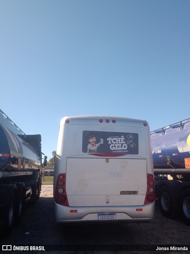 Ônibus Particulares  na cidade de Rio Grande, Rio Grande do Sul, Brasil, por Jonas Miranda. Número da foto: #9986485.