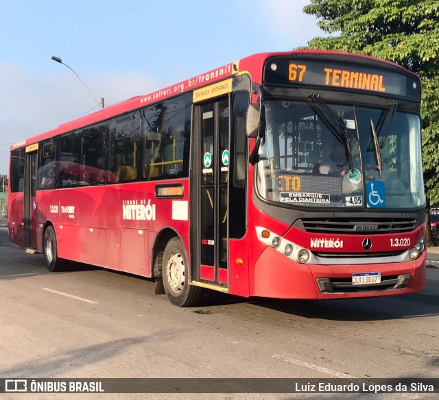 Auto Ônibus Brasília 1.3.020 na cidade de Niterói, Rio de Janeiro, Brasil, por Luiz Eduardo Lopes da Silva. ID da foto: 9991016.