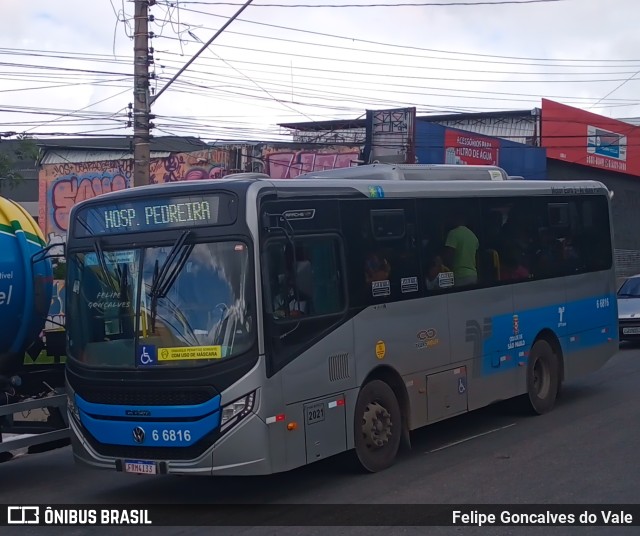 Transwolff Transportes e Turismo 6 6816 na cidade de São Paulo, São Paulo, Brasil, por Felipe Goncalves do Vale. Número da foto: #9989838.
