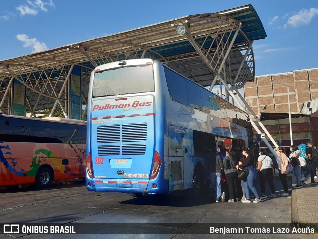 Pullman Bus 202-B na cidade de Estación Central, Santiago, Metropolitana de Santiago, Chile, por Benjamín Tomás Lazo Acuña. ID da foto: 9993687.