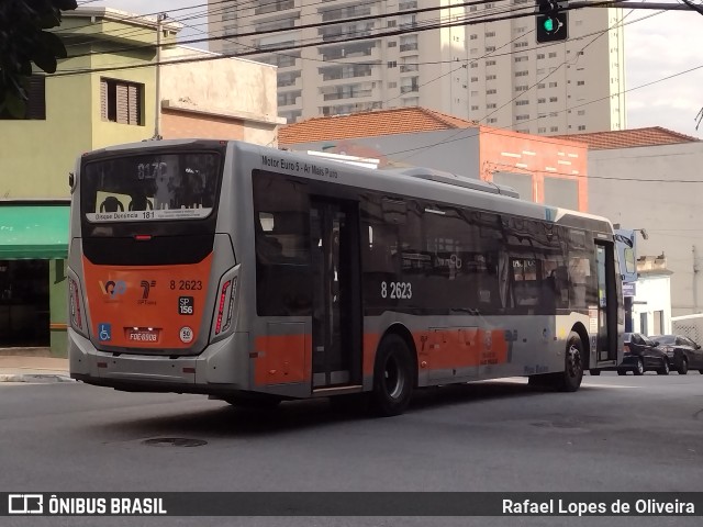 Viação Gato Preto 8 2623 na cidade de São Paulo, São Paulo, Brasil, por Rafael Lopes de Oliveira. Número da foto: #9993994.