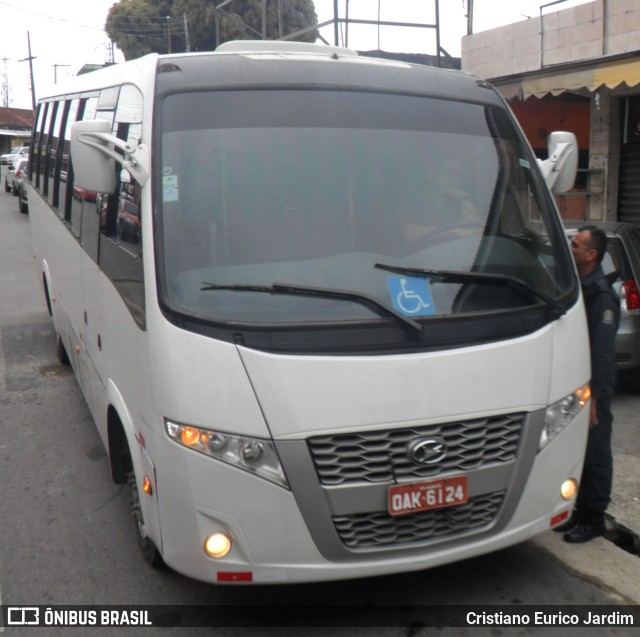 Ônibus Particulares OAK6124 na cidade de Manaus, Amazonas, Brasil, por Cristiano Eurico Jardim. Número da foto: #9994879.