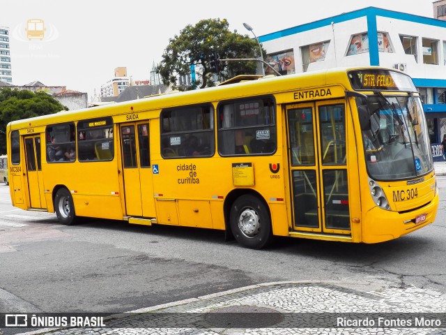 Auto Viação Mercês MC304 na cidade de Curitiba, Paraná, Brasil, por Ricardo Fontes Moro. Número da foto: #9994886.